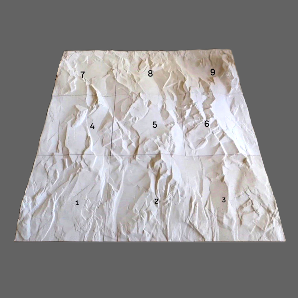 Барельєф велика скеля