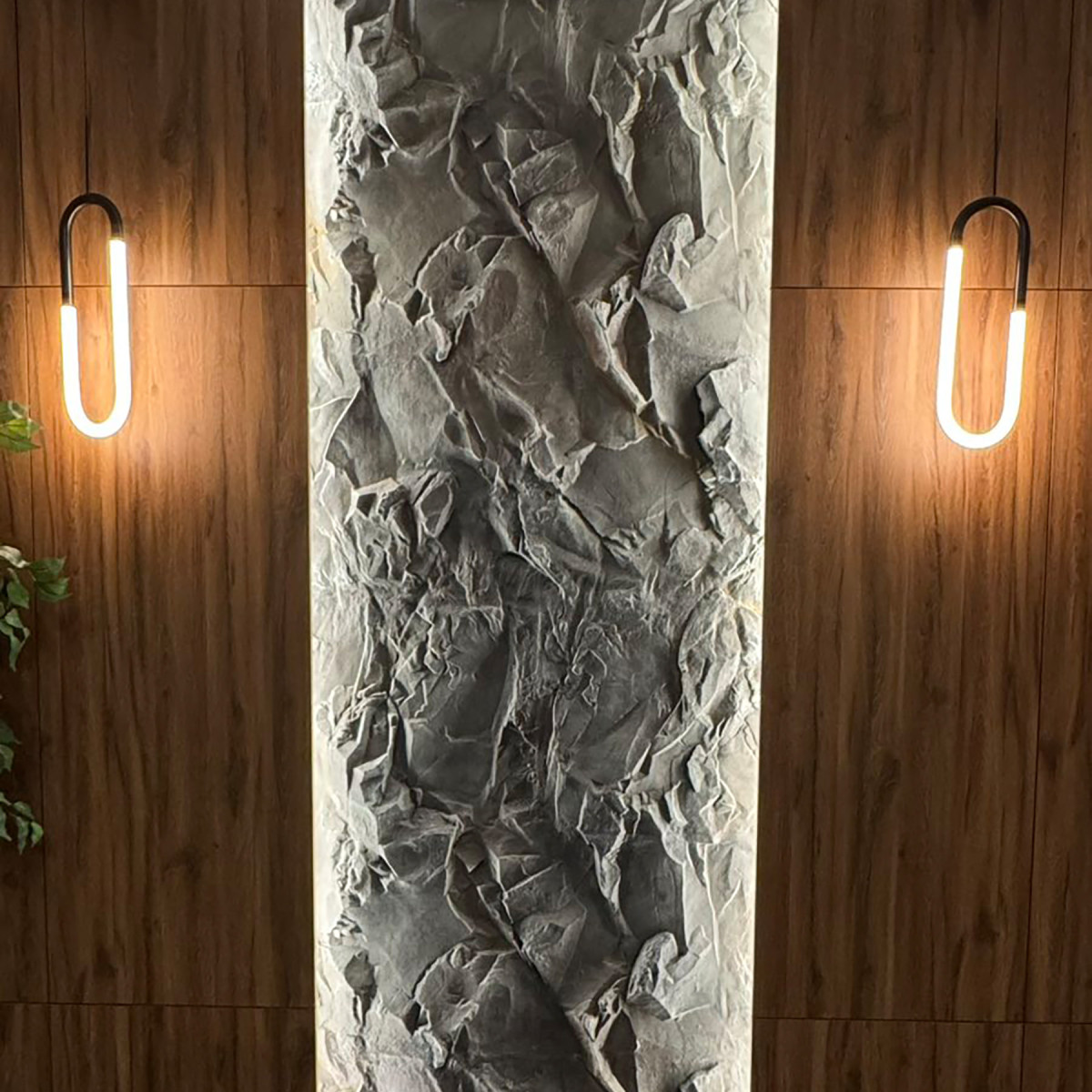 Барельєф велика скеля