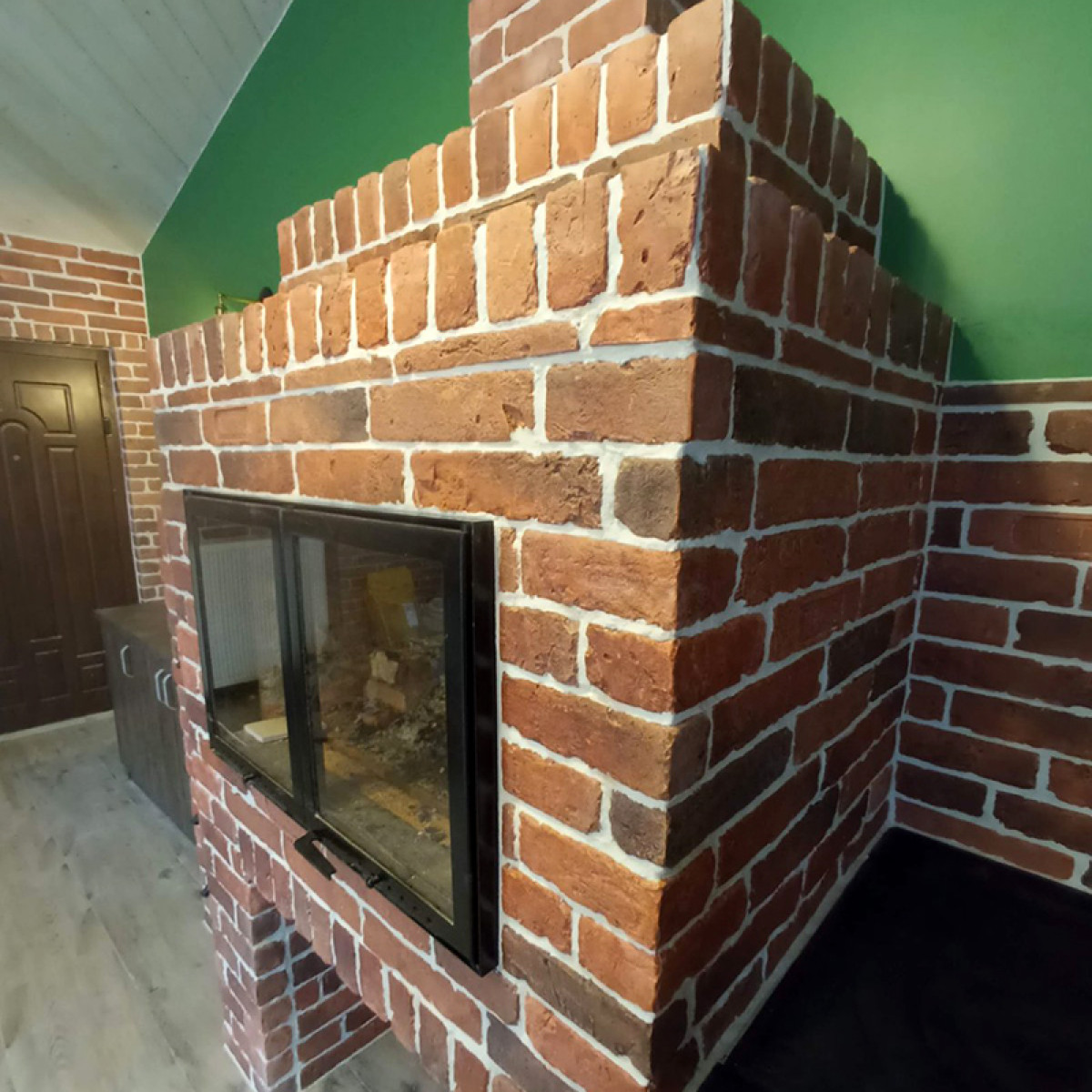 Кутова гіпсова плитка Австрія Червона автентична