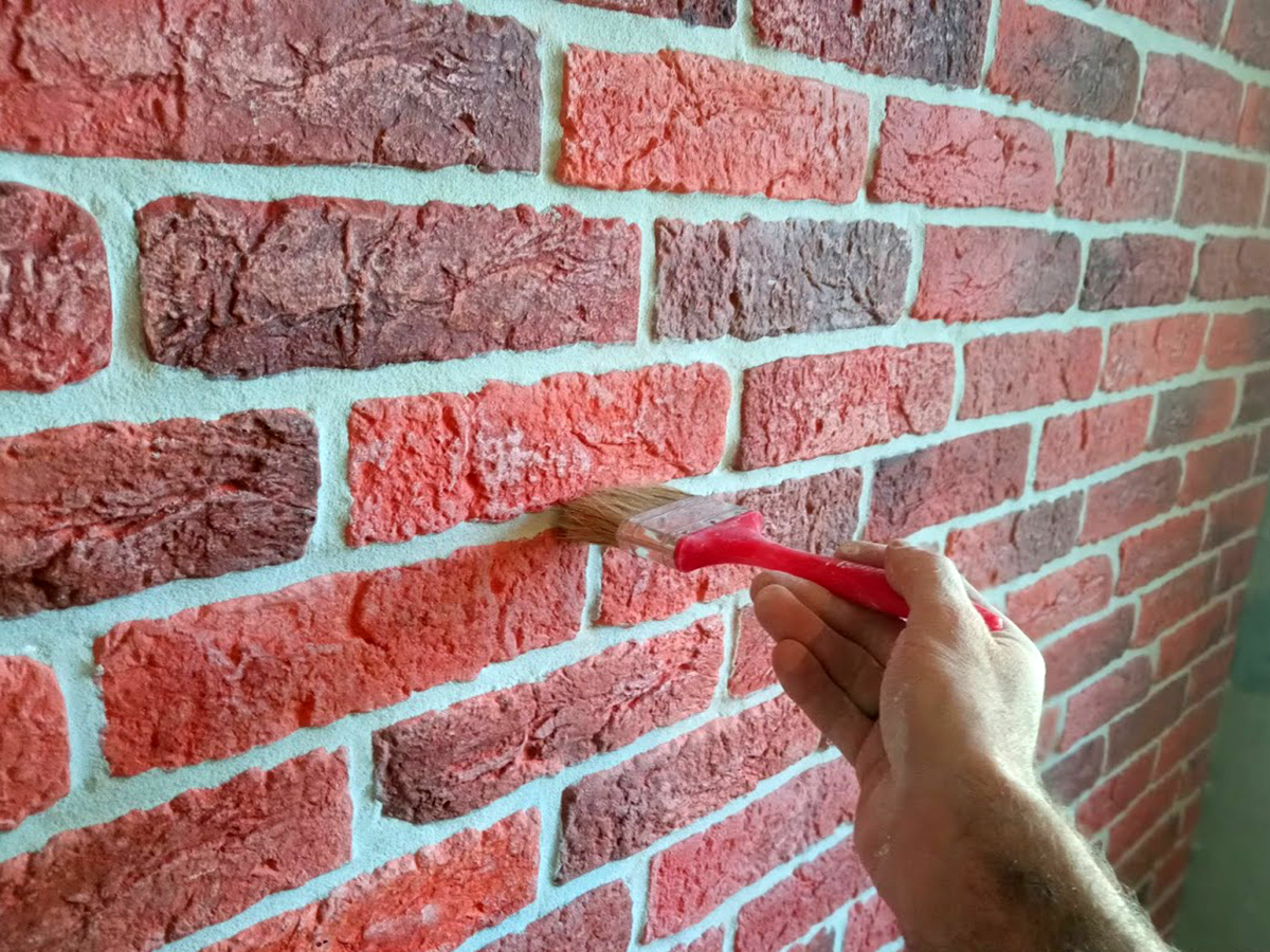 Затирання швів гіпсової плитки